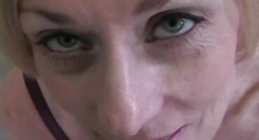 sex ông già chơi gái Tina Gray có quan hệ tình dục. sex gái thủ dâm