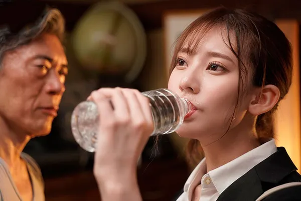 ảnh sex lồn hồng Cô giáo đến nhà để gặp phụ huynh cậu học trò nghỉ học và cái kết